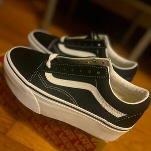 Platform sneakers